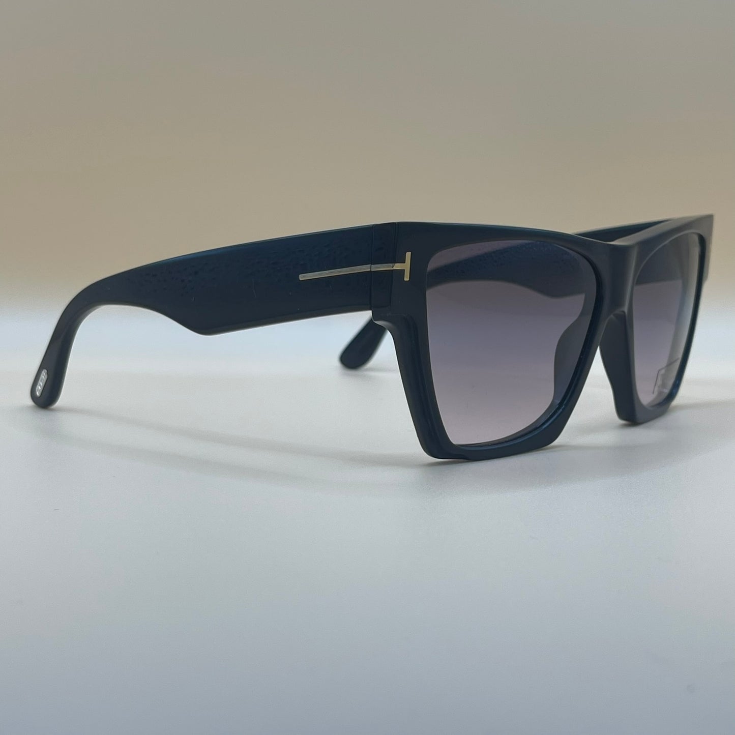 44 Tom Ford