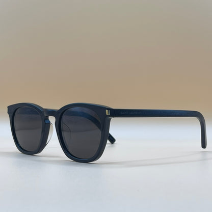 32 Saint Laurent
